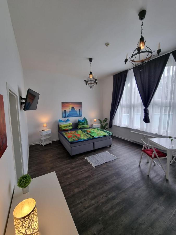 Apartment Zum Falschen Fuenfziger
